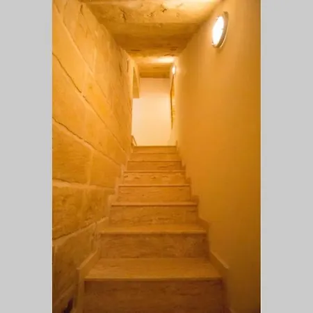 Valletta-central Duplex Maisonette * Valletta