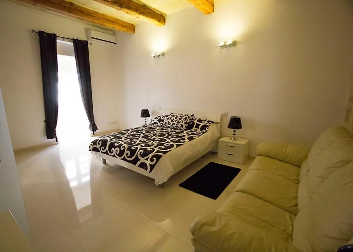 Valletta-central Duplex Maisonette * Valletta